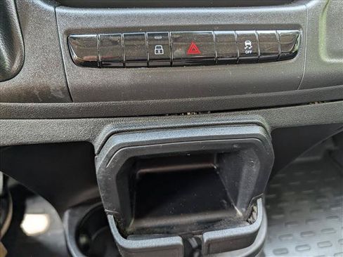 Used 2025 RAM ProMaster 2500 w/ Convenience Group FWD image 24
