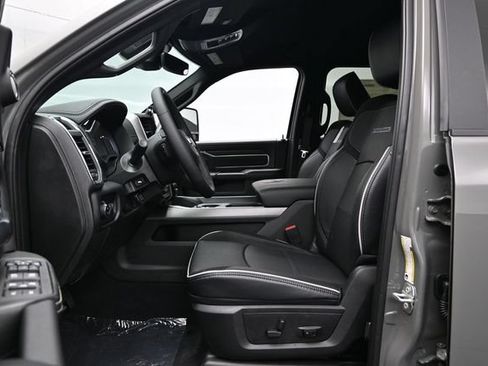 New 2026 RAM 2500 Laramie AWD/4WD image 18