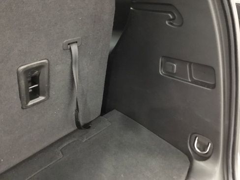 Used 2023 GMC Acadia SLE w/ Driver Convenience Package image 18