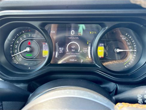 Used 2024 Jeep Wrangler Unlimited Sahara AWD/4WD image 14