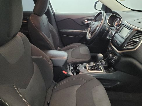 Used 2016 Jeep Cherokee Latitude image 21