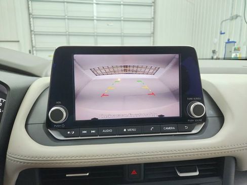 Used 2023 Nissan Rogue SV FWD image 27