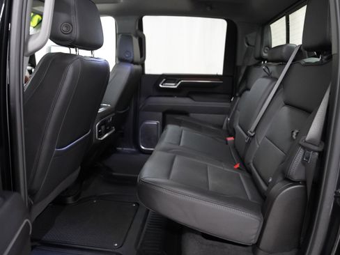 Used 2025 GMC Sierra 2500 Denali image 5