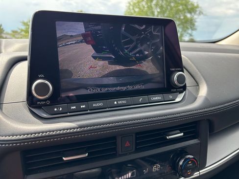 Used 2025 Nissan Rogue SV FWD image 25