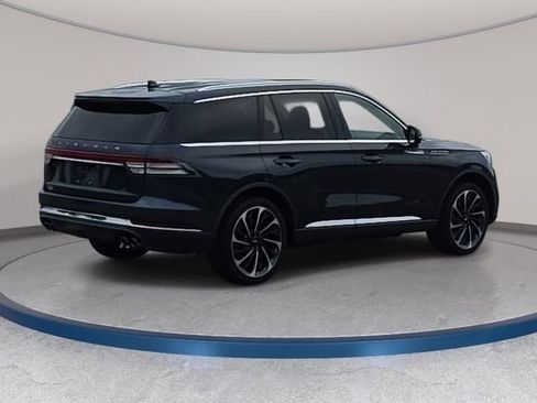 Used 2023 Lincoln Aviator Reserve w/ Equipment Group 201A AWD/4WD image 5