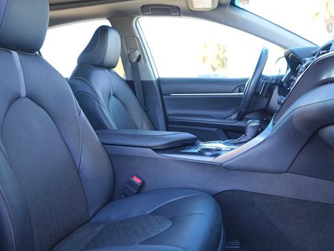 Used 2020 Toyota Camry XSE image 15