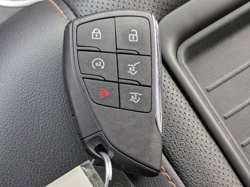 Used 2024 GMC Yukon AT4 w/ Technology Package image 27