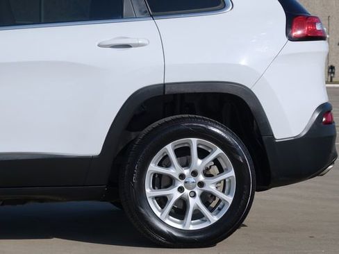 Used 2015 Jeep Cherokee Latitude image 29