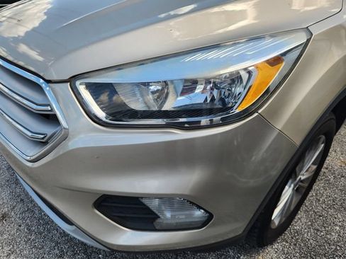 Used 2018 Ford Escape SE w/ SE Sync 3 Package FWD image 6