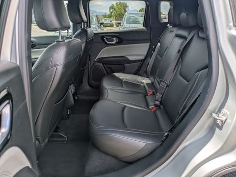 Used 2025 Jeep Compass Limited AWD/4WD image 29