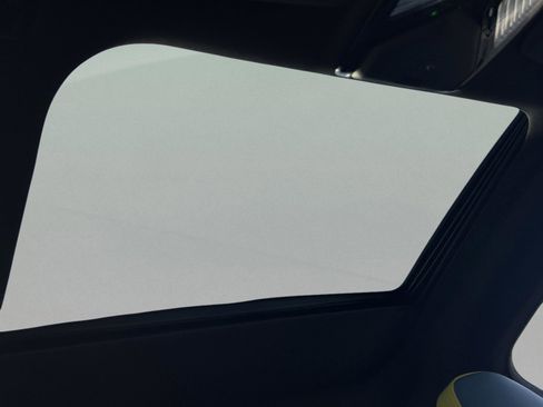 Used 2024 BMW M4 Coupe w/ M Carbon Exterior Package image 32