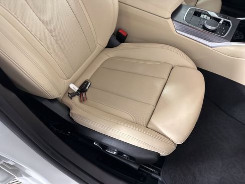 Used 2025 BMW 330i Sedan w/ Convenience Package image 36