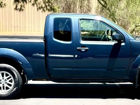 Used 2020 Nissan Frontier SV RWD image 4