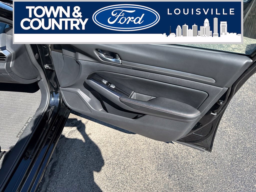 Used 2024 Nissan Altima 2.5 SR w/ SR Premium Package FWD image 27