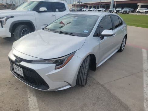 Used 2021 Toyota Corolla LE FWD image 5