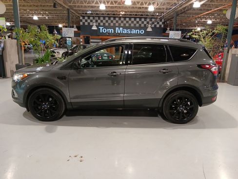 Used 2018 Ford Escape SE w/ SE Sport Appearance Package image 9