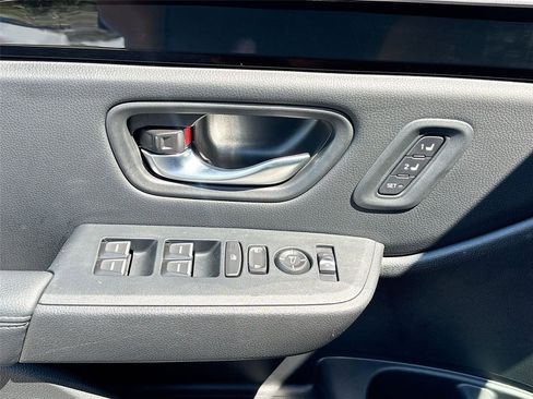 Used 2025 Honda Pilot EX-L image 17