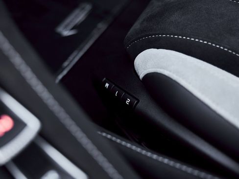 Used 2024 McLaren 750S image 37