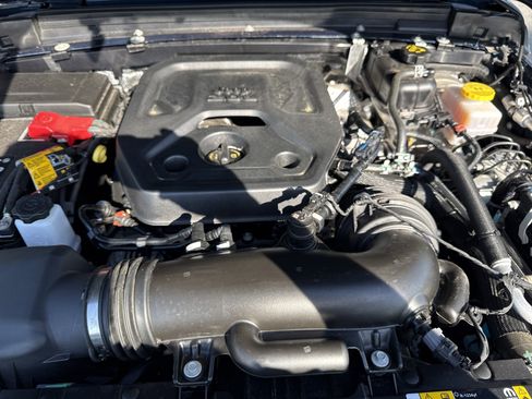 Used 2025 Jeep Wrangler Sport image 31