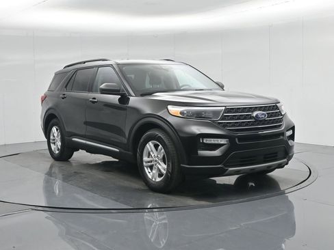 Certified 2022 Ford Explorer XLT w/ Equipment Group 202A image 59