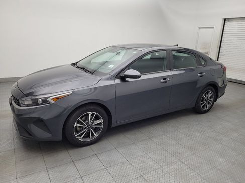 Used 2022 Kia Forte LXS FWD image 2