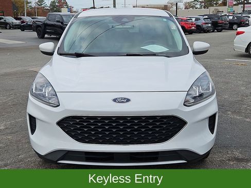 Used 2021 Ford Escape SE image 2