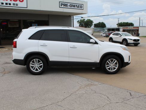 Used 2014 Kia Sorento LX AWD/4WD image 3