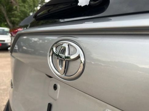 Used 2025 Toyota RAV4 XLE FWD image 12