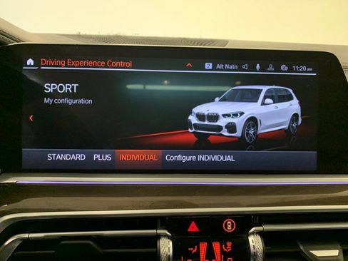 Used 2022 BMW X5 xDrive40i w/ M Sport Package AWD/4WD image 31