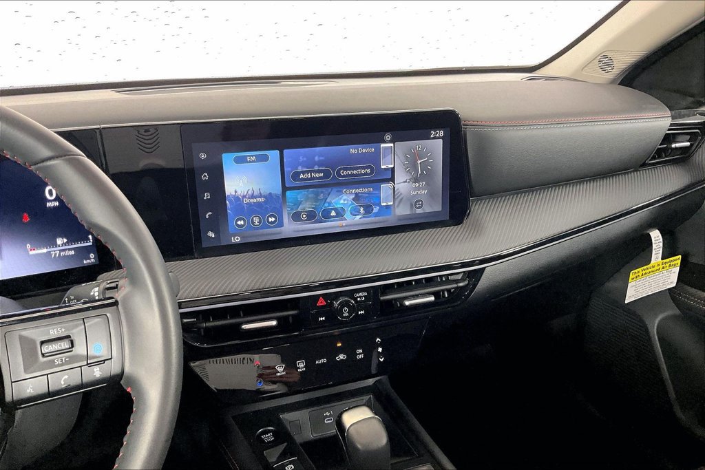 Used 2025 Nissan Kicks SR FWD image 8