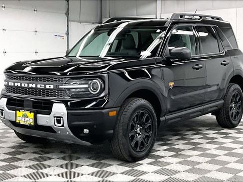 Used 2025 Ford Bronco Sport Badlands image 13