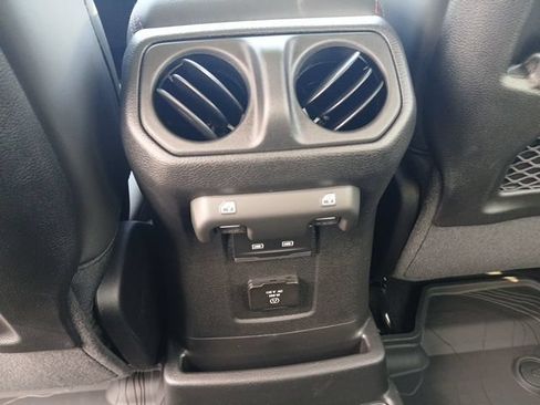 New 2026 Jeep Wrangler Unlimited Rubicon AWD/4WD image 35