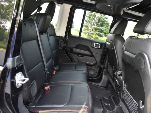 Used 2025 Jeep Wrangler Unlimited Rubicon AWD/4WD image 30