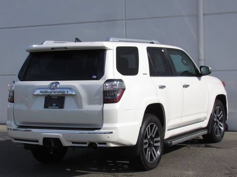 Used 2016 Toyota 4Runner Limited AWD/4WD image 6