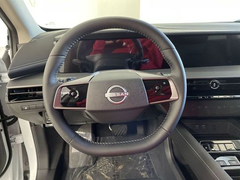 Certified 2025 Nissan Murano SV image 31