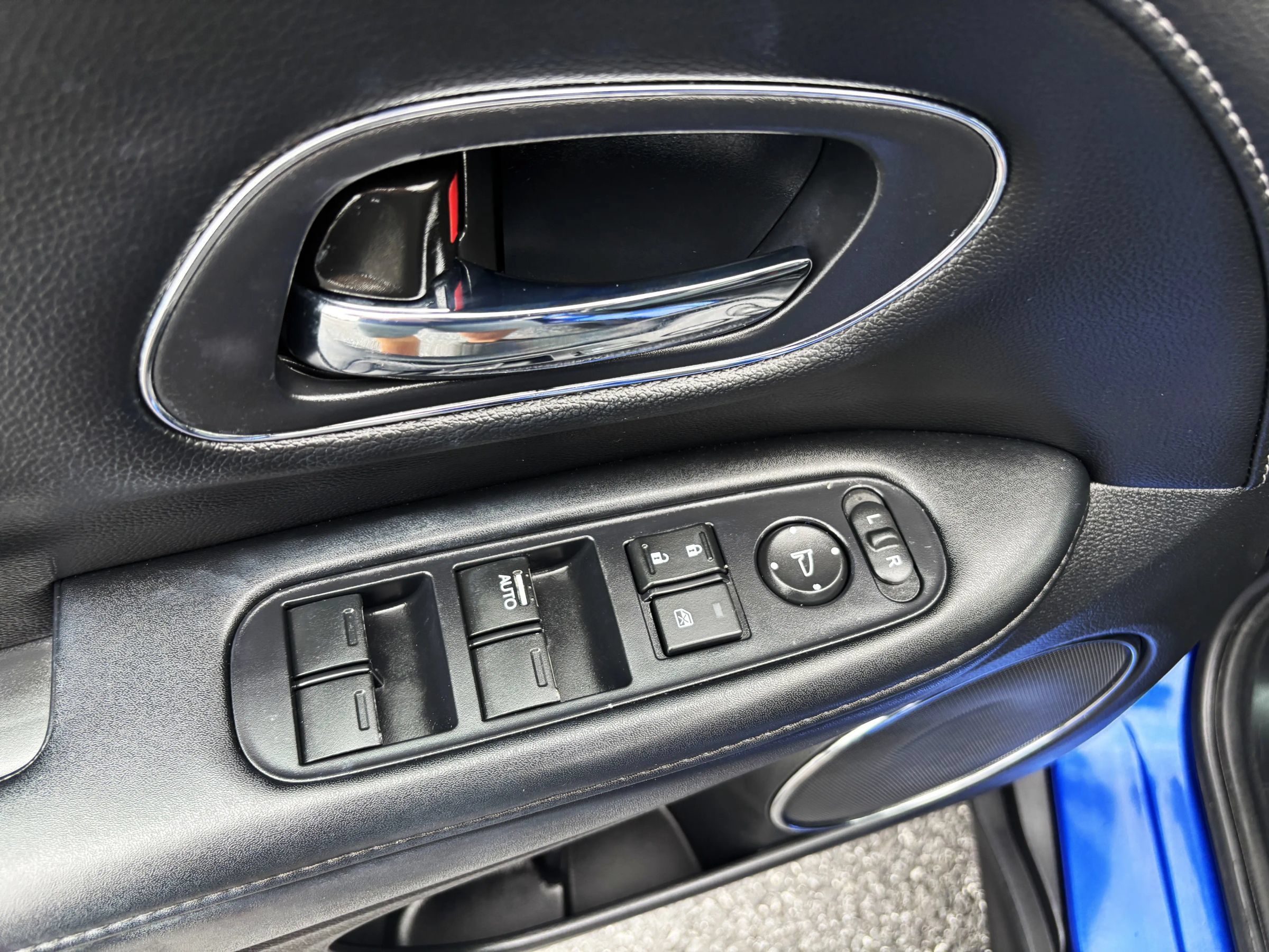 Used 2019 Honda HR-V EX-L image 14