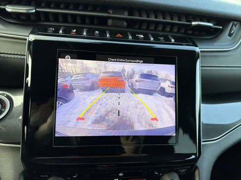 Used 2022 Jeep Grand Cherokee L Laredo w/ Luxury Tech Group I image 18