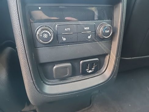 Used 2017 Buick Envision Essence FWD image 21