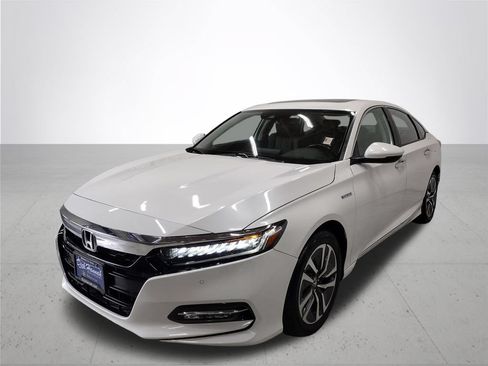 Used 2020 Honda Accord Touring image 2