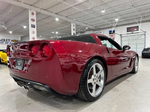 Used 2005 Chevrolet Corvette Coupe w/ Preferred Equipment Group RWD image 3