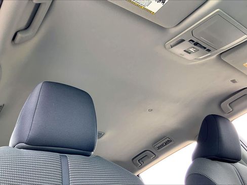 Used 2021 Toyota Highlander L image 14