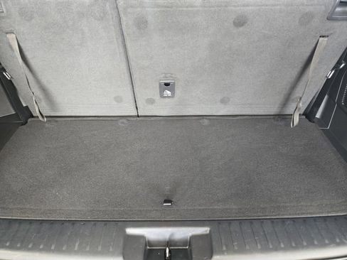 Used 2021 Toyota Highlander LE FWD image 35