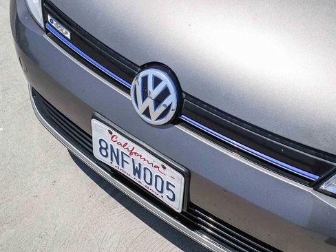 Used 2016 Volkswagen e-Golf SE w/ DC Fast Charging Package FWD image 8