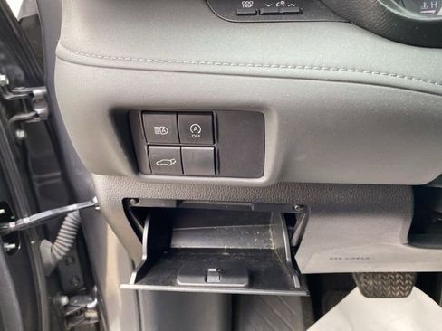 Used 2023 Toyota Highlander XSE FWD image 14