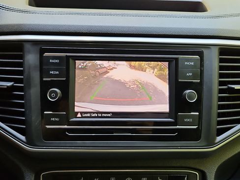 Used 2023 Volkswagen Atlas Cross Sport SE AWD/4WD image 16