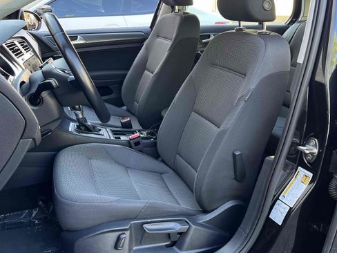 Used 2019 Volkswagen e-Golf SE w/ Driver Assistance Package FWD image 28