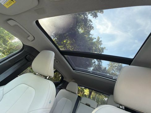 Certified 2024 Volvo XC40 B5 Ultimate w/ Protection Package Premier AWD/4WD image 26