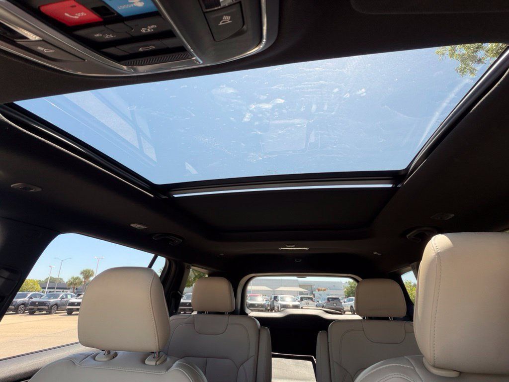 Used 2025 Jeep Grand Cherokee L Limited RWD image 24