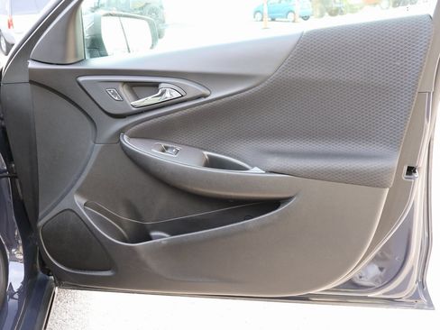 Used 2025 Chevrolet Malibu LT image 8