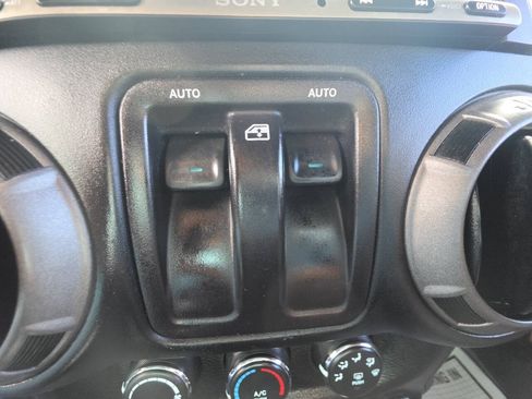 Used 2015 Jeep Wrangler Sport w/ Quick Order Package 23S AWD/4WD image 32